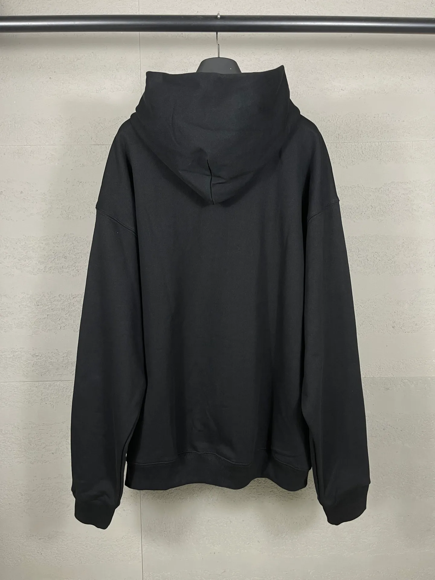 【 . Quality】BALENCI*GA/ .SS 24 New Arrival，LOOP SPORTS ICON . . Authentic ， ！ ZP 。 460 ， . ， ，。 。 . ， 。 OS . Same Style ：BL 238901 ：Black Size：XS S M L